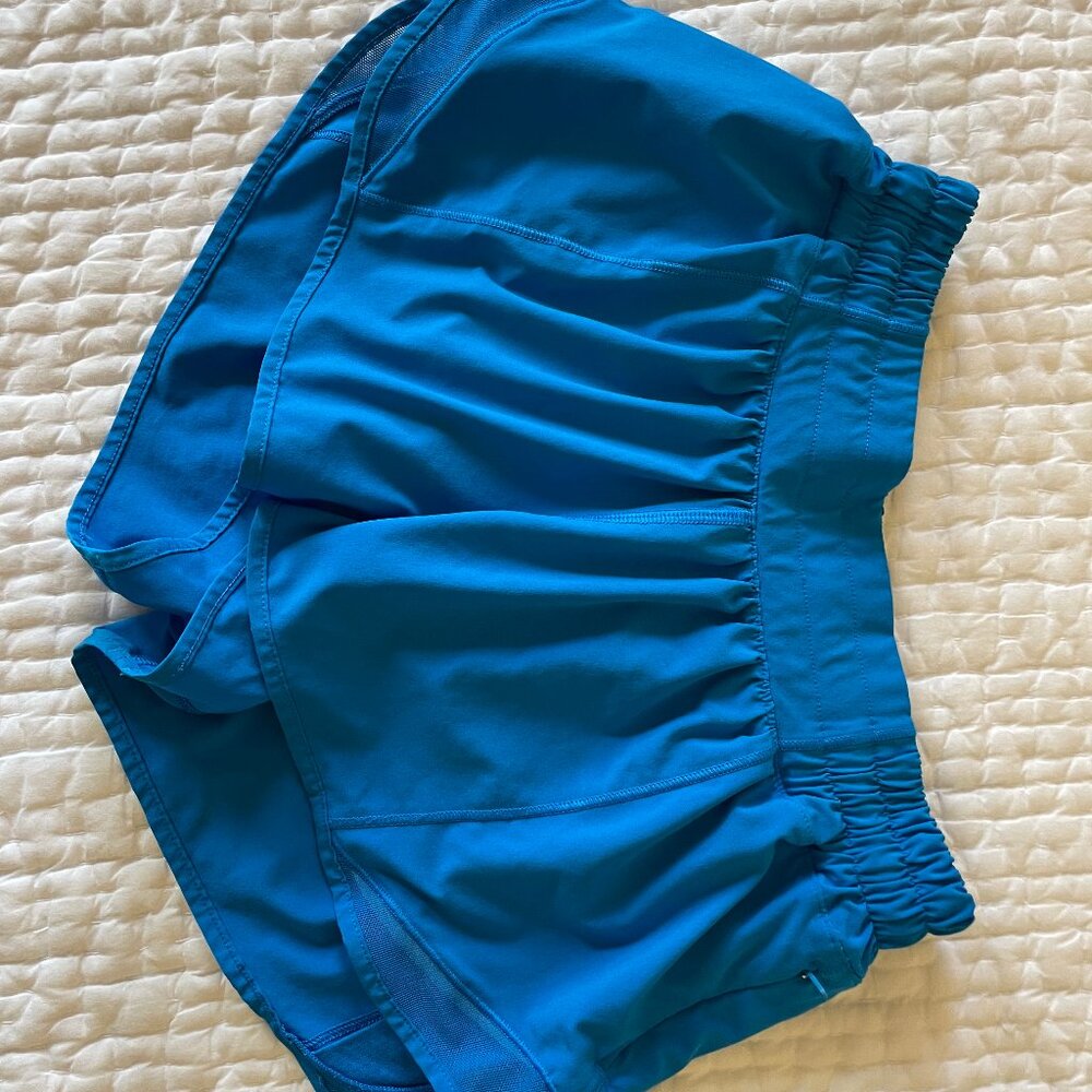 Lululemon Hotty Hot High Rise 2.5" lined shorts